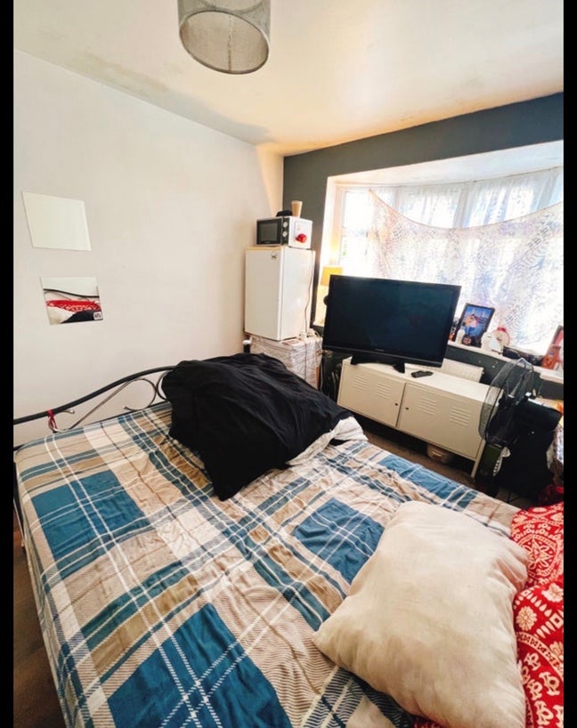 Furnished double room in Plumsted/woolwich  Main Photo