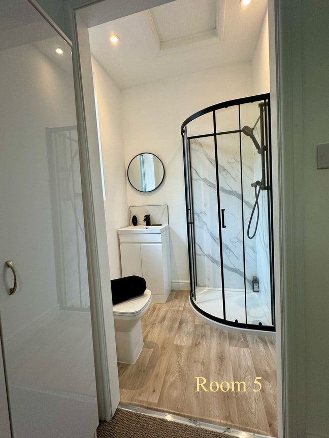 ✨ Ensuite room to rent -Modern + newly renovated✨ Main Photo