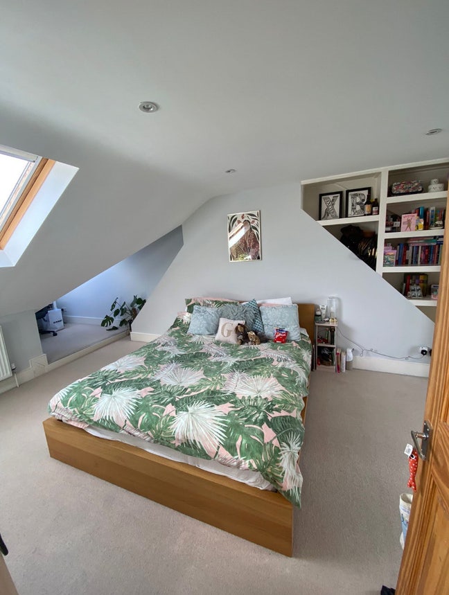 Large Double Room with en-suite  Main Photo