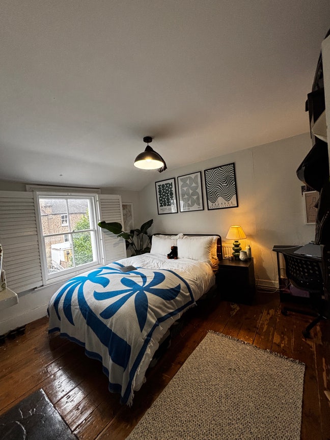 Spacious double in homely house with roof-terrace  Main Photo