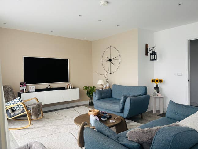 Spacious Double Room + Private Bath in NW London Main Photo