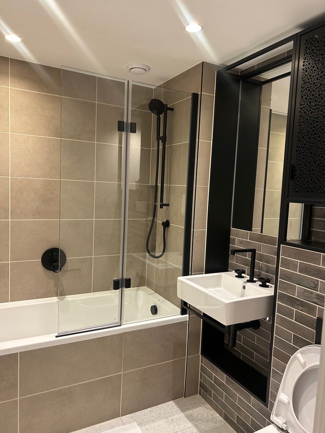 Neat Double  room with own bathroom available Main Photo