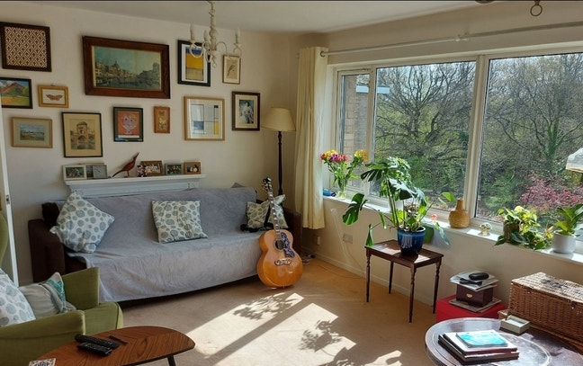 Spacious 2-bed canalside flat with large garden Main Photo