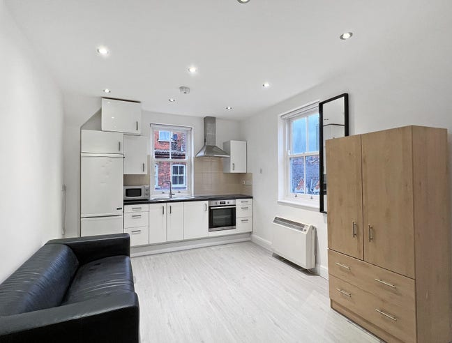 Modern studio flat near Liverpool Street station Main Photo