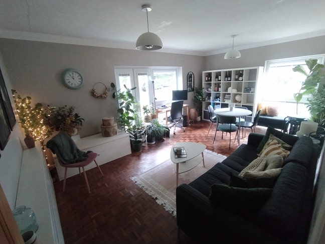 Double Room in a Spacious 2-Bed Flat (South Park) Main Photo