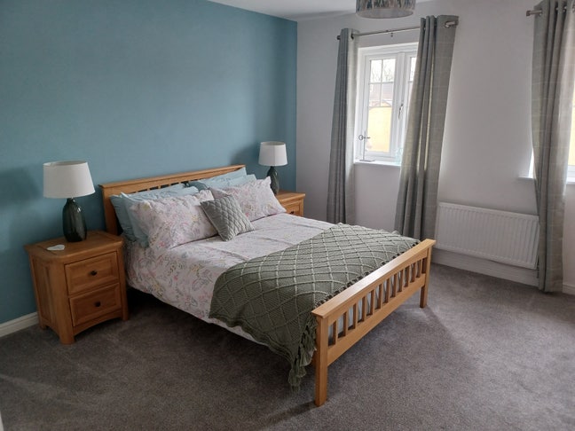 Gorgeous en suite double room with parking Main Photo