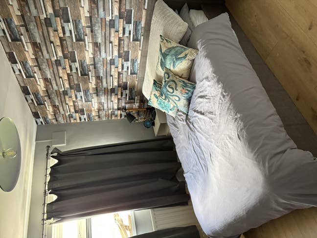 Room to rent Main Photo