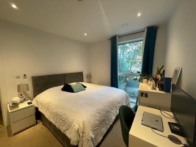 Spacious spare room in fantastic location Main Photo