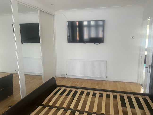 Large Double Room  Main Photo