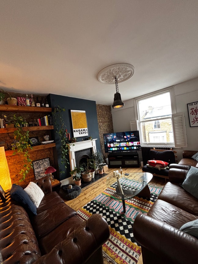 Spacious double in homely house with terrace  Main Photo