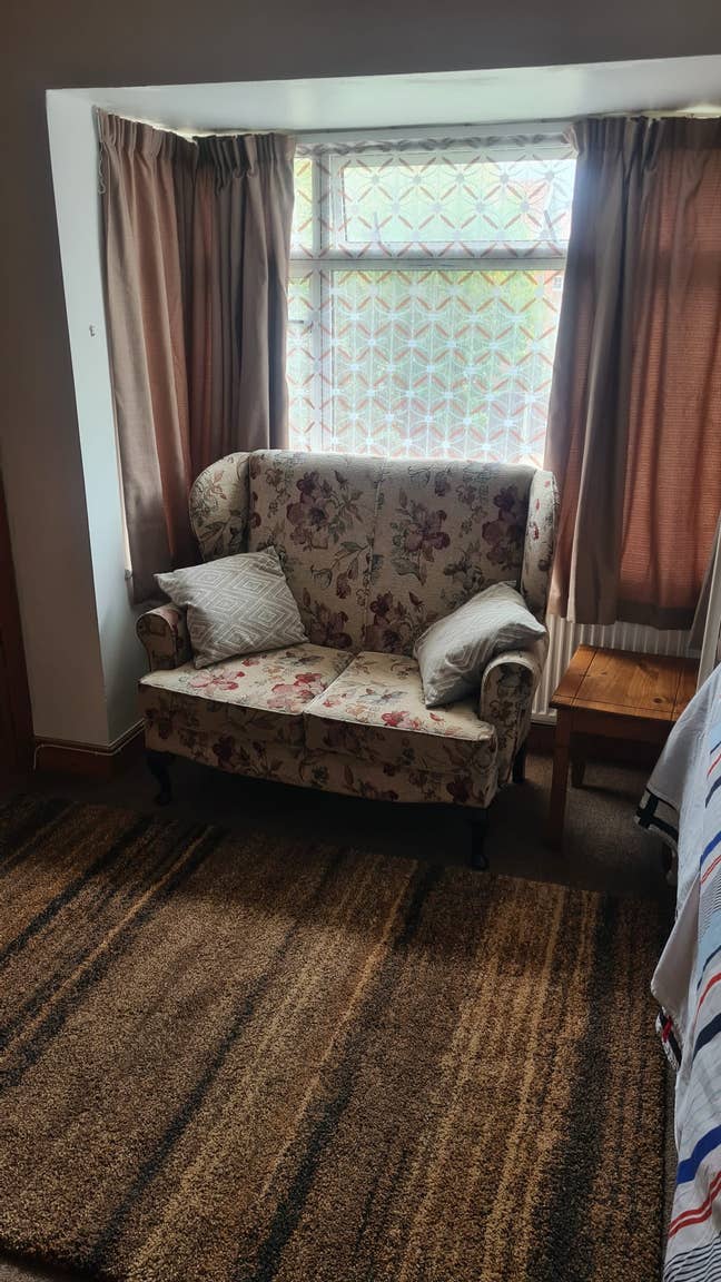 Large Double Furnished Close To City Centre Main Photo