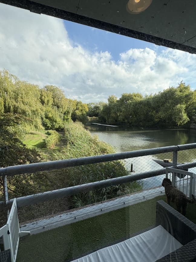 En-Suite Double room, Onsite gym & next to shops Main Photo