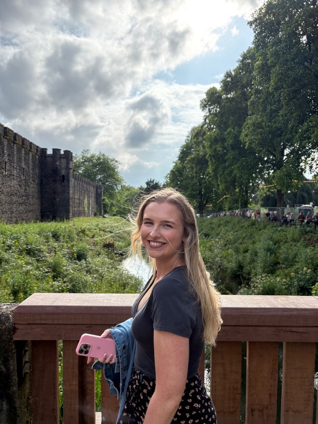 Professional Female seeks house-share in Glasgow Main Photo
