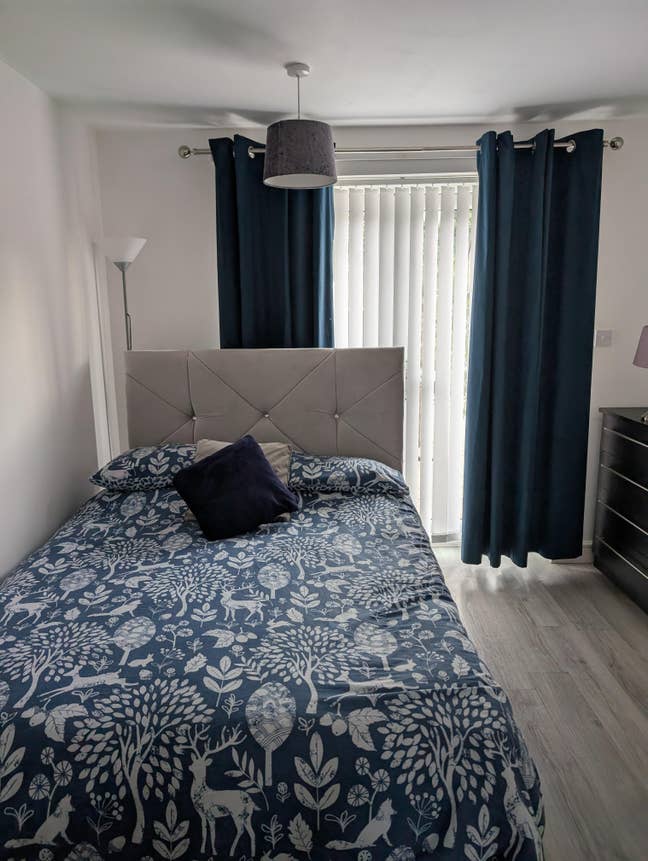 Ensuite Room in family home. Main Photo
