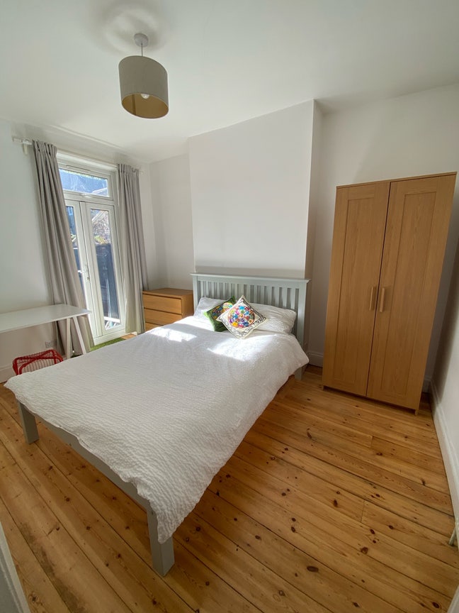 Lovely housemates required for new house share.  Main Photo
