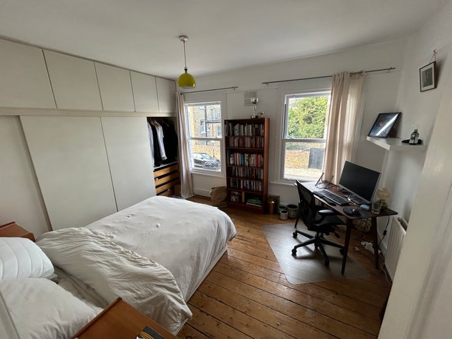 Spacious and cosy double bedroom in Finsbury Park  Main Photo