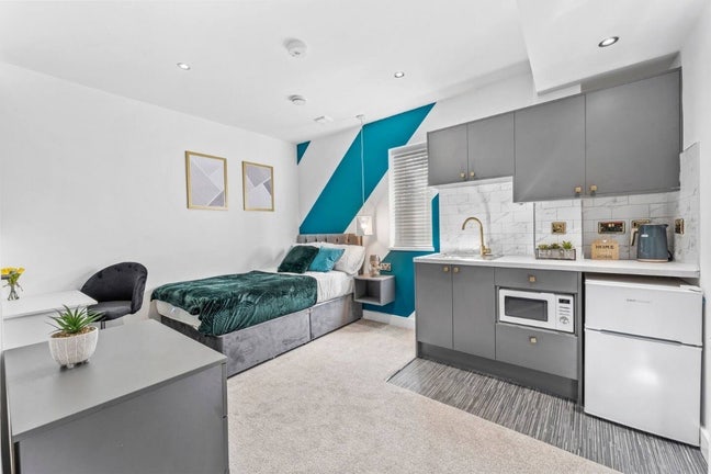 Westland House En-suite ~ Near City Hospital  Main Photo