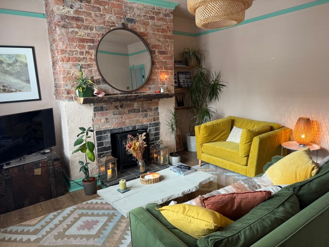 Light homely room Main Photo