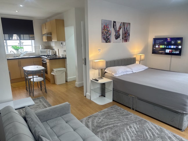 Fully furnished studio apartment in Canterbury Main Photo
