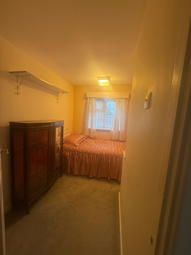 Single room  to let  Main Photo