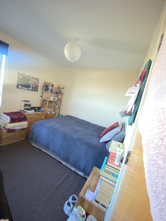 Double room to rent Short Term Main Photo