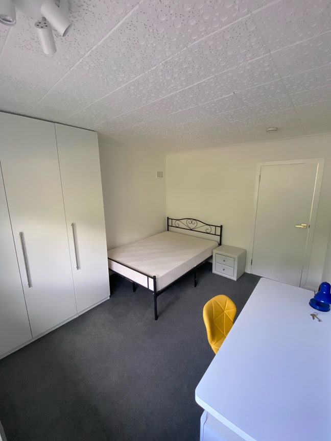 Double Room Available- Semester 2 Main Photo