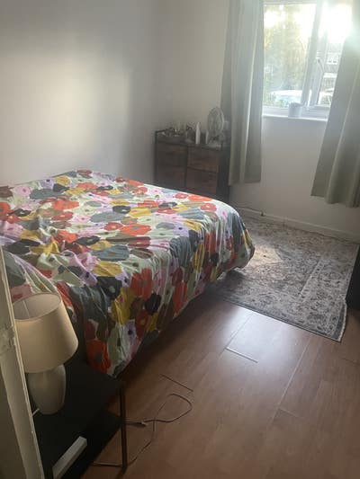 A bright double room Main Photo