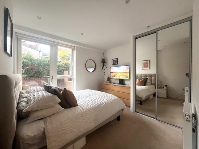 Large En-suite Room in Balham  Main Photo