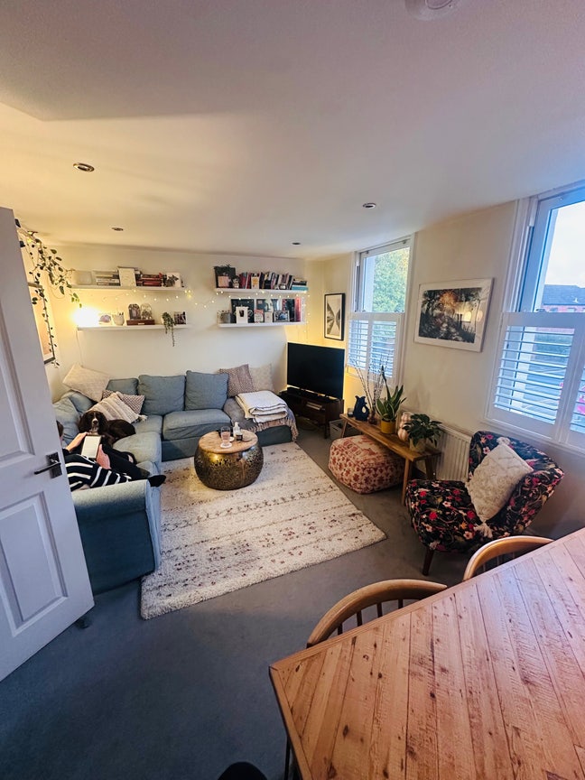Double En-suite Available in Wimbledon Flat!  Main Photo