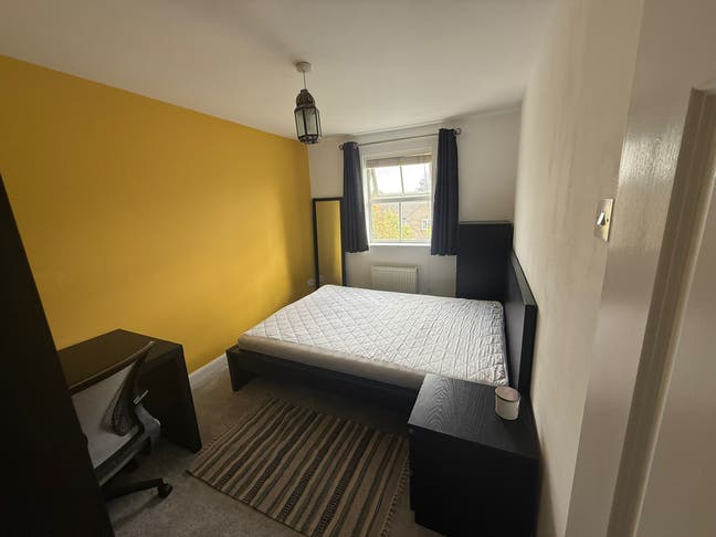Large Double - Furnished - Cosy home near station Main Photo