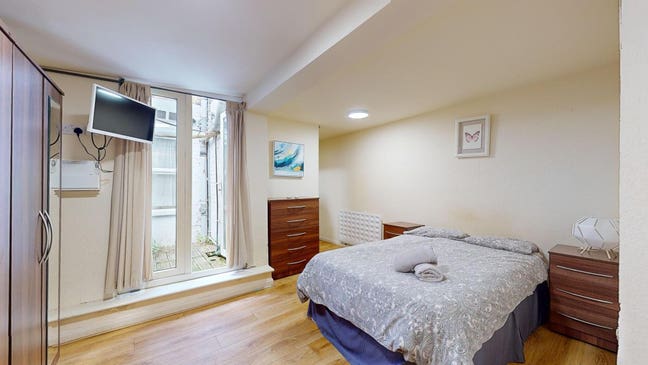 Terraced Studio in Willesden Green Area  Main Photo