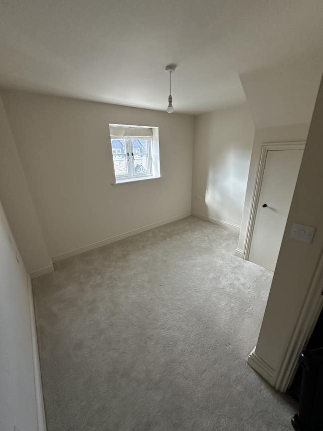 Room in 2 bedroom flat Main Photo