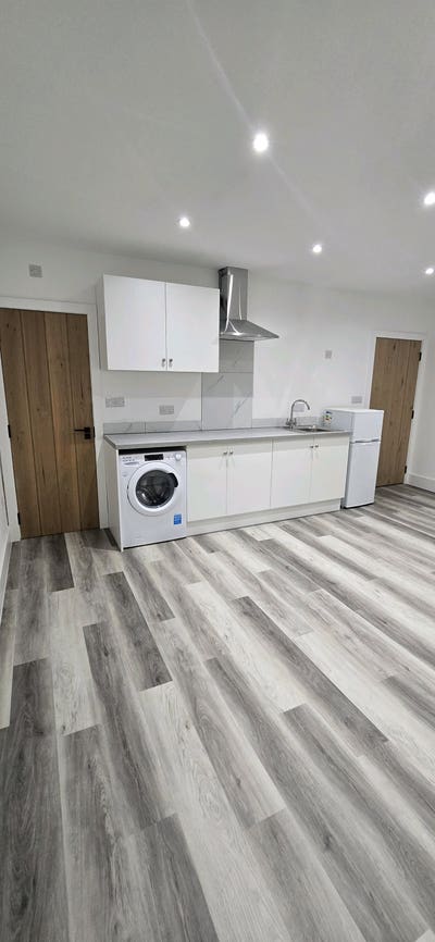 New built studio flat to rent  Main Photo