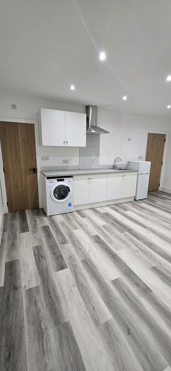 New built studio flat to rent  Main Photo