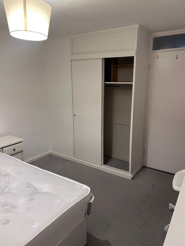 Spacious double room in a 2 bed flat Harrogate  Main Photo