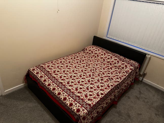 1 Double room available to rent  Main Photo