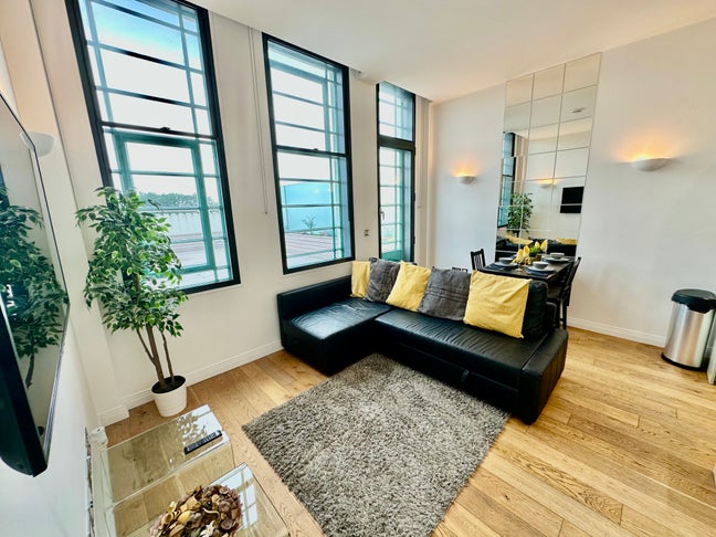 Newly Available 1 Bedroom Apartment private balcon Main Photo