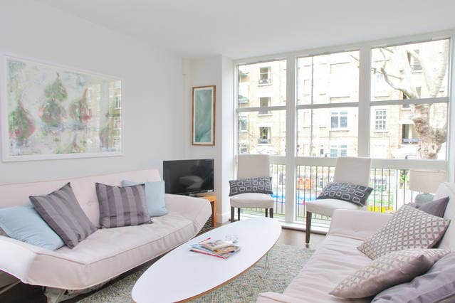 Lovely Safe Convenient London room Main Photo