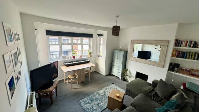 Room in light 2 bed Clapton Flat available NOW Main Photo