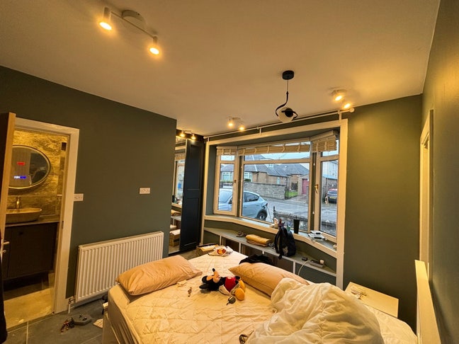 Ensuite double room in newly renovated 3 bed house Main Photo