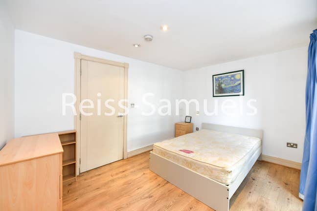 Riverside Apartment All Rooms Available E14 Main Photo