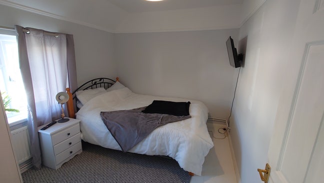 Double Room Near Sherborne – All Bills incl. Main Photo