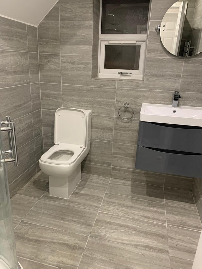 Newley refurbished 6 bed hmo  Main Photo