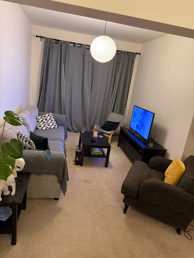 Spacious Double Bedroom Available Main Photo