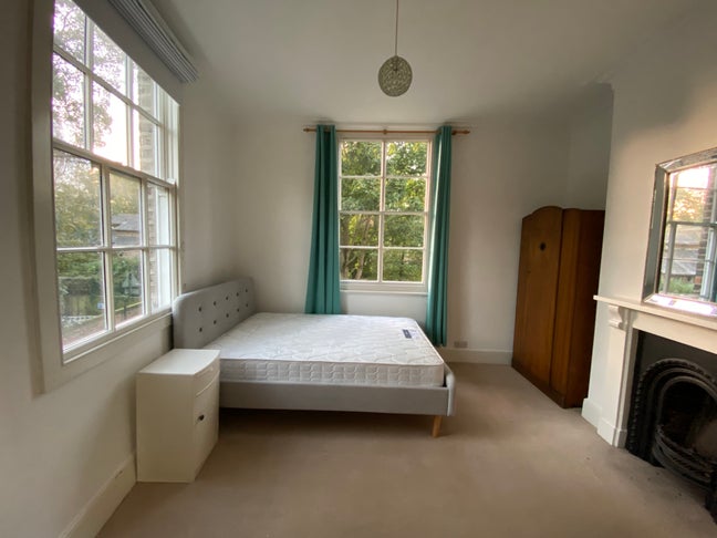 Beautiful sunny doubleroom in leafy GeorgianSquare Main Photo
