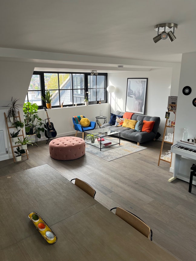 Large En Suite Double Room In a Spacious Apartment Main Photo