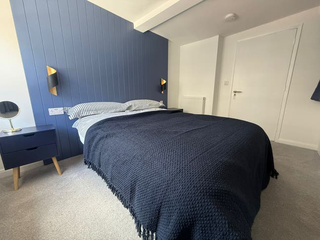 Only 2 Rooms Left!  New Rooms. Walk to Hosp & Uni Main Photo
