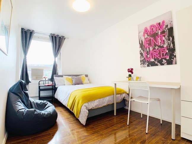 ✨ Clapton Calling 2 Rooms Up for Grabs ✨ Balcony Main Photo