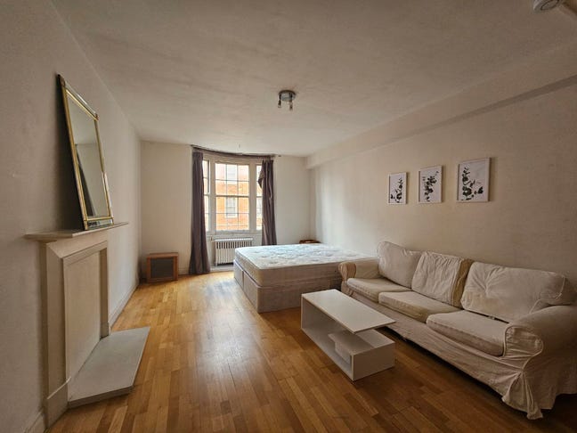Massive double room - Couple welcome  Main Photo