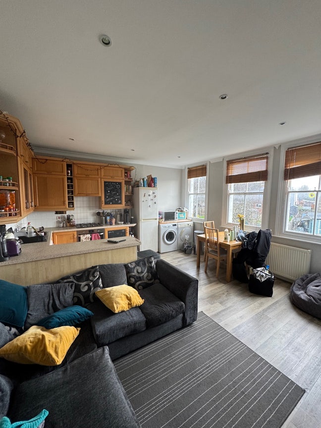 1 Room available in social 4 bed Maisonette  Main Photo